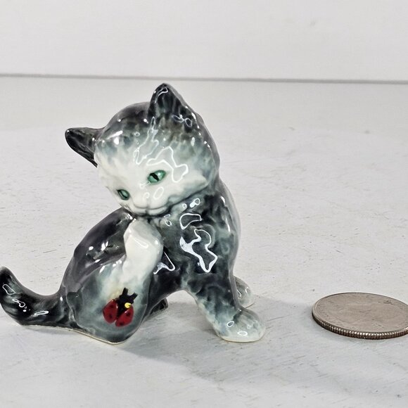 Sitting Miniature Goebel Cat Figurine with Lady Bug Green Eyed Gray Tabby - Picture 8 of 11